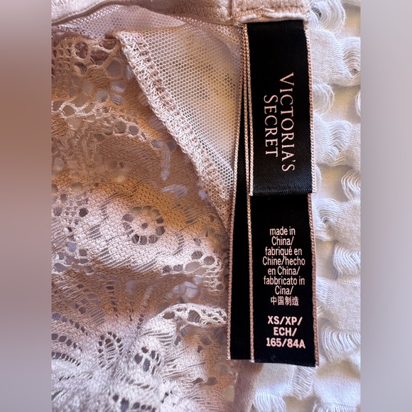 Victoria’s Secret Lace Bodysuit XS Nude Blush Sheer Lace Flutter Sleeve Lingerie - Picture 7 of 9